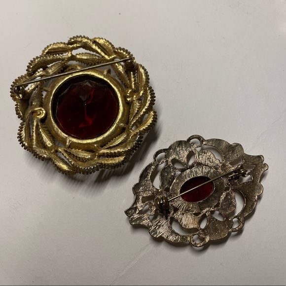 Set of two vintage pins - Picture 2 of 2
